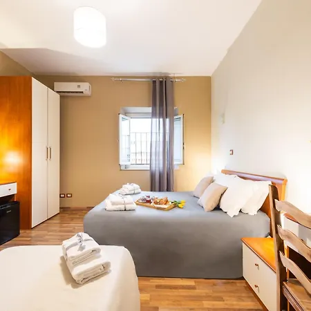 Gasthuis Rome's Holidays 4*